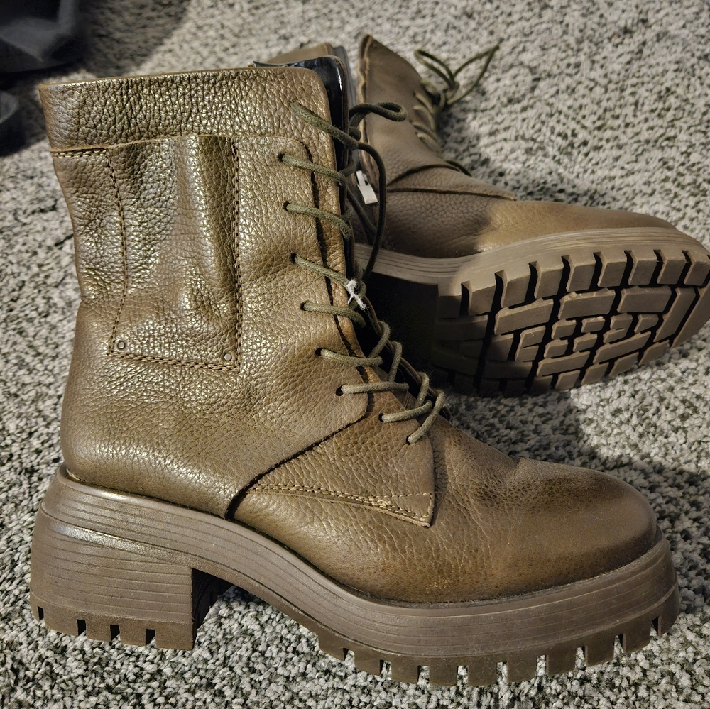 Women’s Chunky Lace-Up Combat Boots - Brown